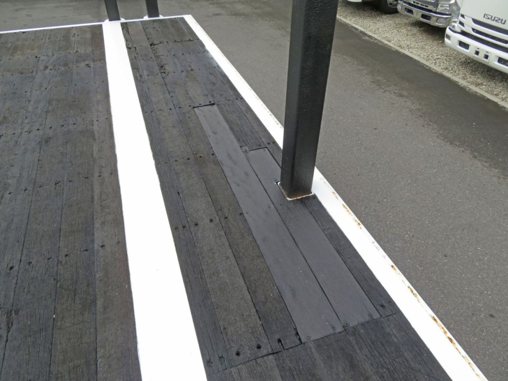 床面に補修箇所が数か所あります。|東急 TF36H2C3の写真29