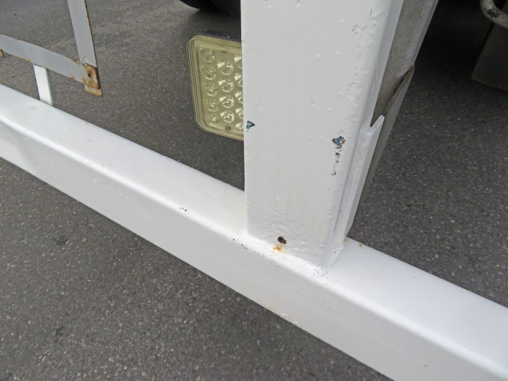 リアバンパー上部に小さいキズがあります。|東急 TF36H2C3の写真40