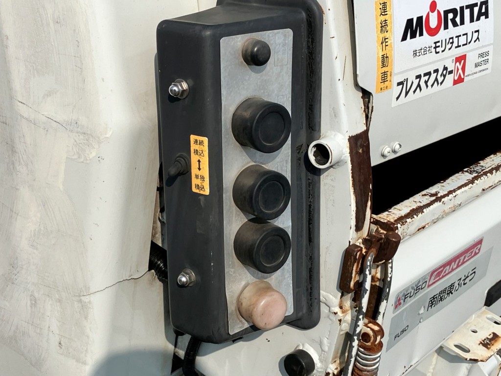 上物の操作スイッチです。(連続⇔単独切り替え付きです)|日野 デュトロ TKG-XZU710M(2WD)の写真17