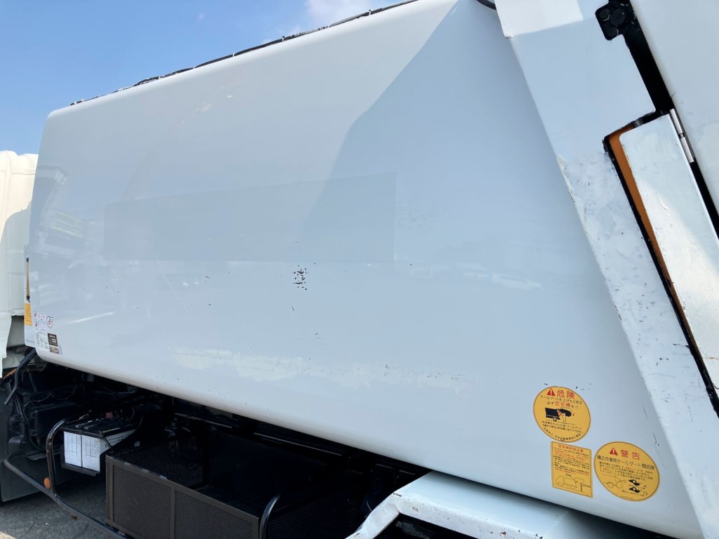 助手席ボデー側面の状態です。キズ・塗装跡があります|日野 デュトロ TKG-XZU710M(2WD)の写真42