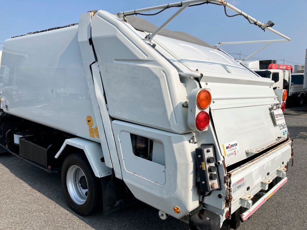 助手席側サイドカバーの状態です。|日野 デュトロ TKG-XZU710M(2WD)の写真49
