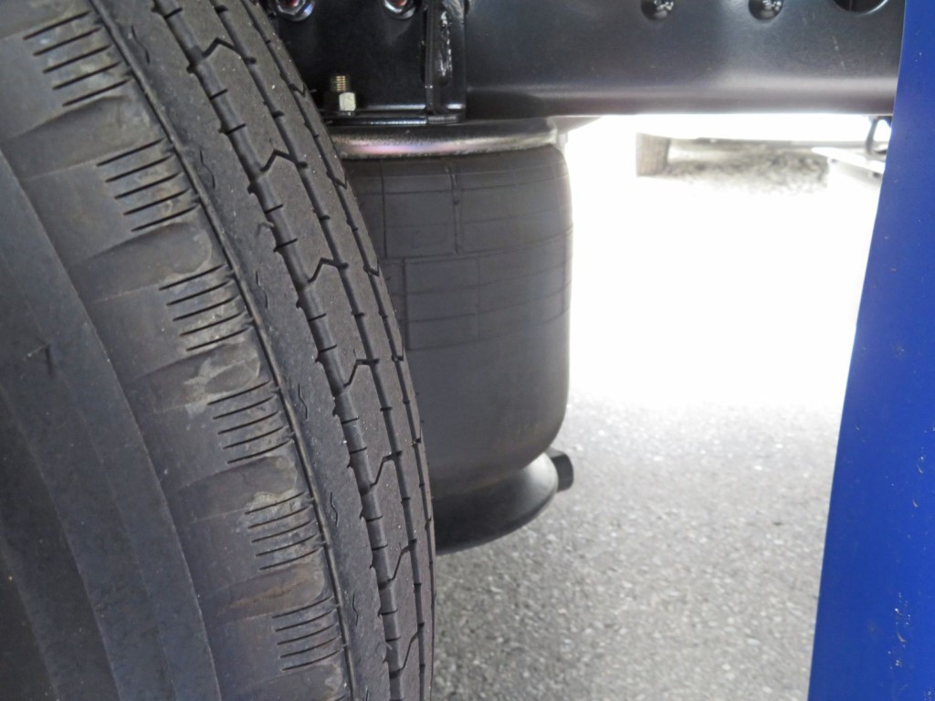 エアサスです。|三菱 ファイター 2KG-FK65F(2WD)の写真5