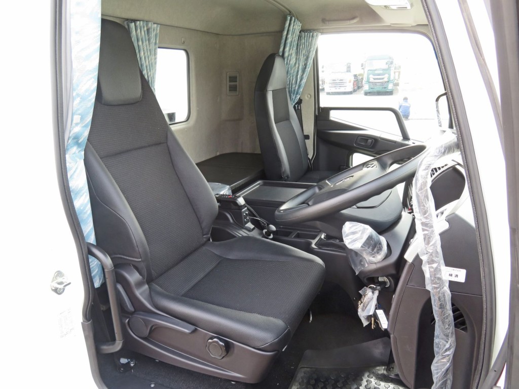 三菱 ファイター 2KG-FK65F(2WD)の写真6