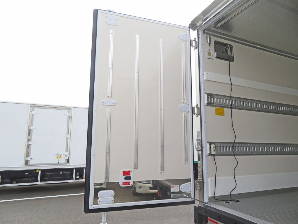 90度ストッパー付きです。|三菱 ファイター 2KG-FK65F(2WD)の写真17