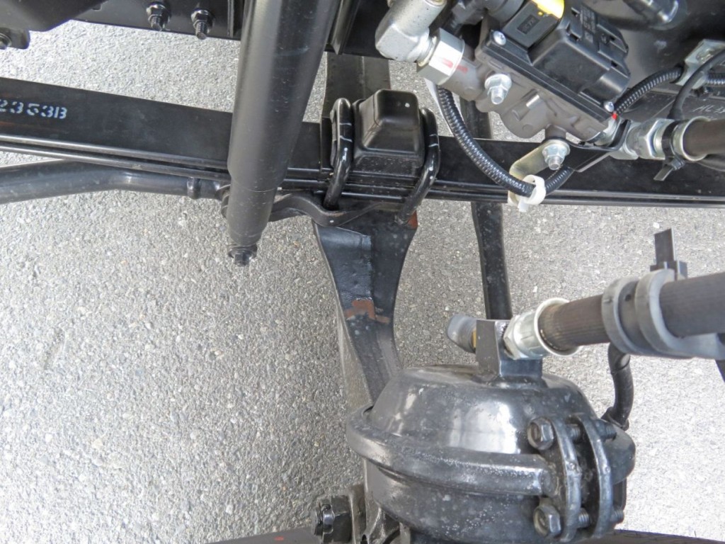 脚廻りにサビがあります。|三菱 ファイター 2KG-FK65F(2WD)の写真26