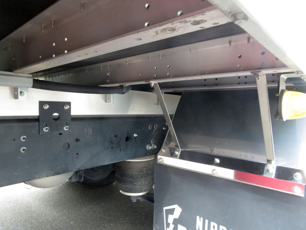 シャーシとネタの状態です。（縦ネタ・横ネタはアルミ製です）|いすゞ フォワード 2RG-FTR90V4の写真5