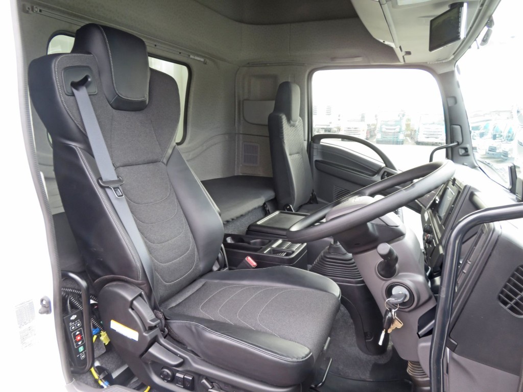 ハイルーフキャビンです。|いすゞ フォワード 2RG-FTR90V4の写真6