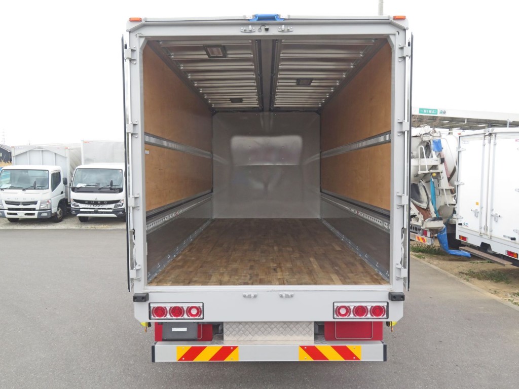 いすゞ フォワード 2RG-FTR90V4の写真7