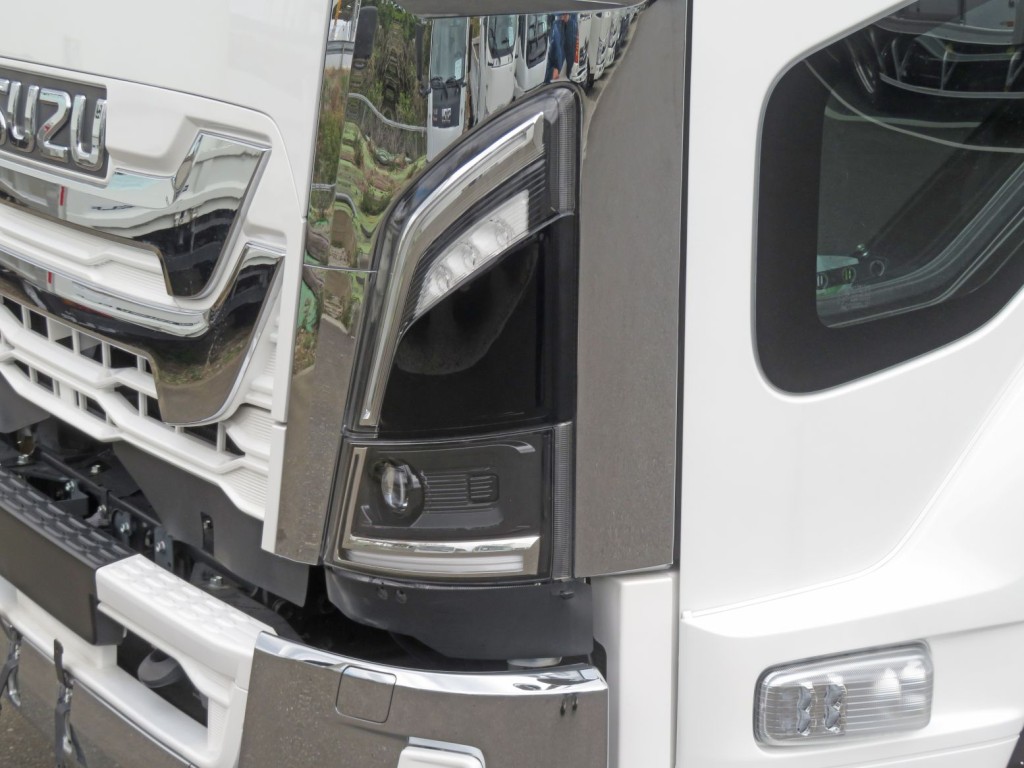 ブラインドスポットモニター付きです。|いすゞ フォワード 2RG-FTR90V4の写真10