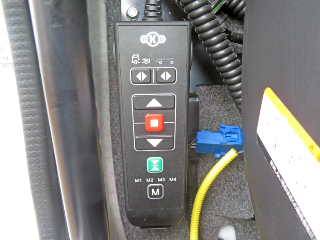 エアサスのコントローラーです。|いすゞ フォワード 2RG-FTR90V4の写真32