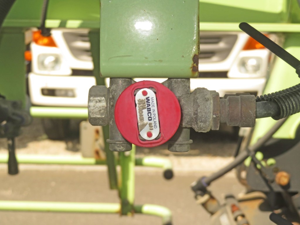 駐車ブレーキです。|トレクス CTB320WHの写真19