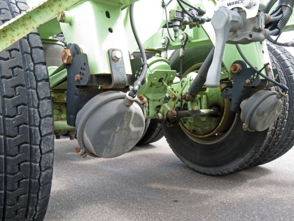 下廻りに軽いサビがあります。|トレクス CTB320WHの写真29