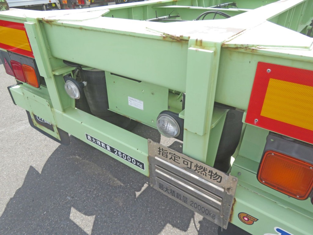 シャーシ後方周りにサビ・小さいキズがあります。|トレクス CTB320WHの写真38