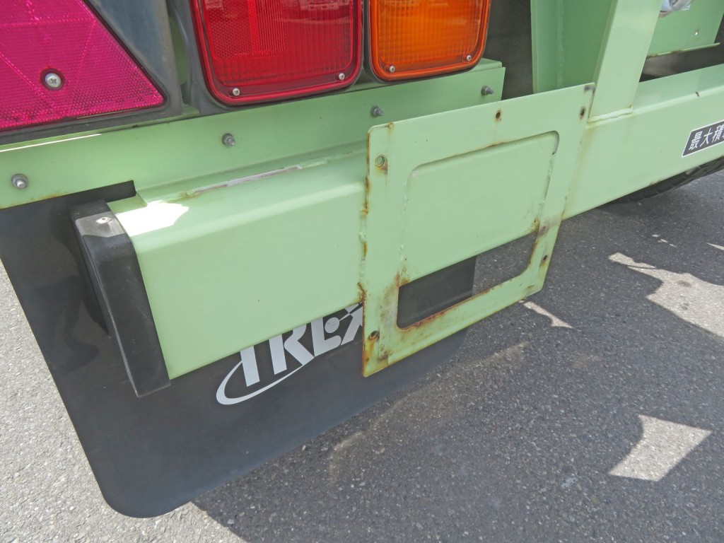 プレート取り付けの台座にサビがあります。|トレクス CTB320WHの写真39