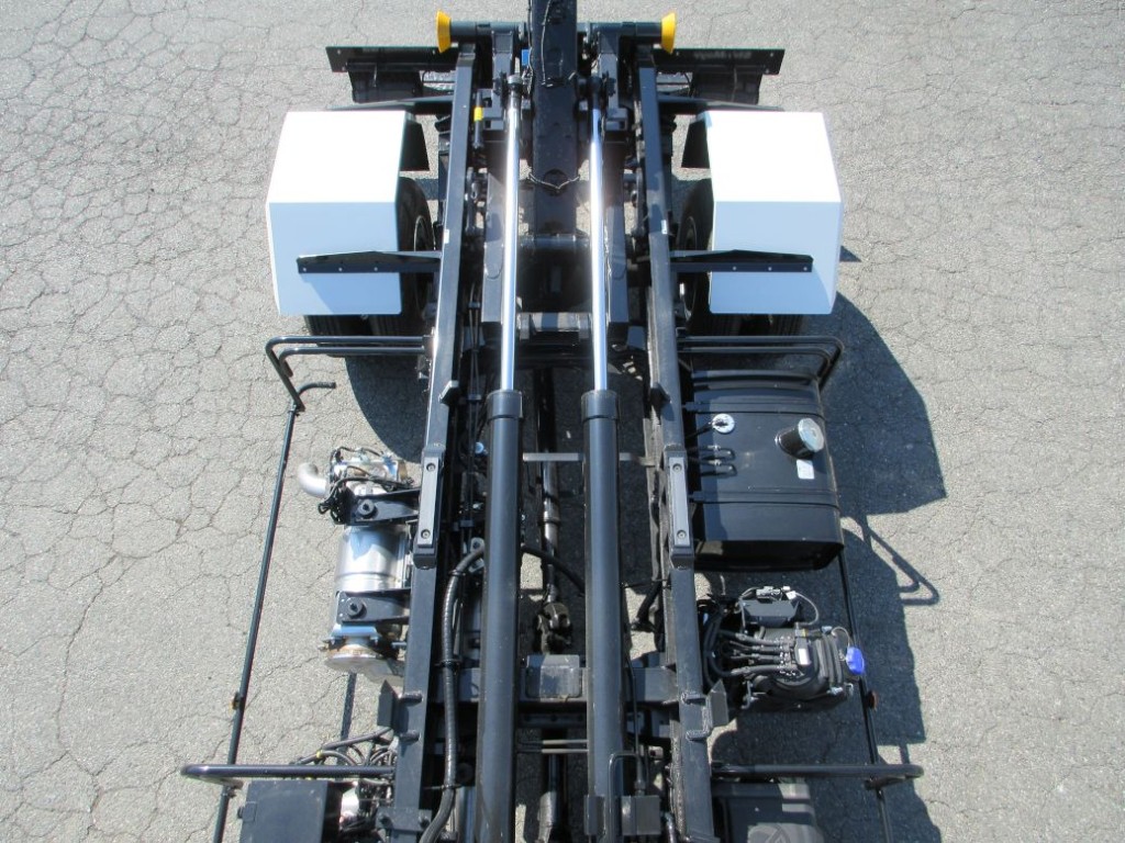 ツインシリンダーです。|日野 レンジャー 2PG-FD2ABA(2WD)の写真7