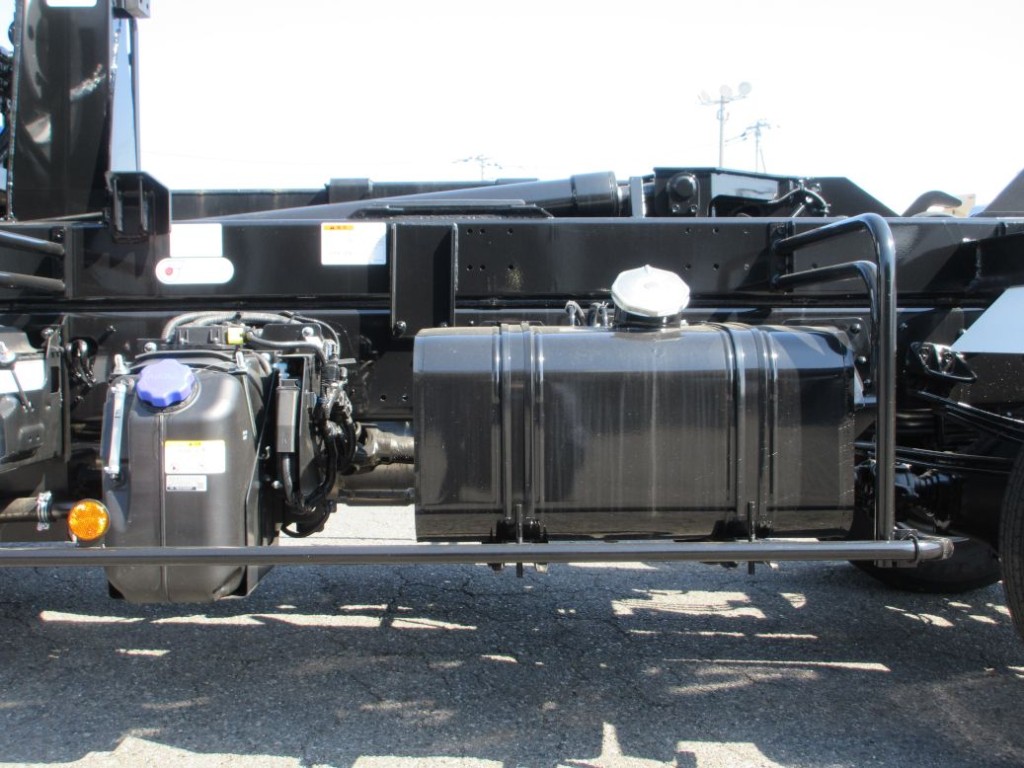 燃料タンクは100Lです。|日野 レンジャー 2PG-FD2ABA(2WD)の写真20