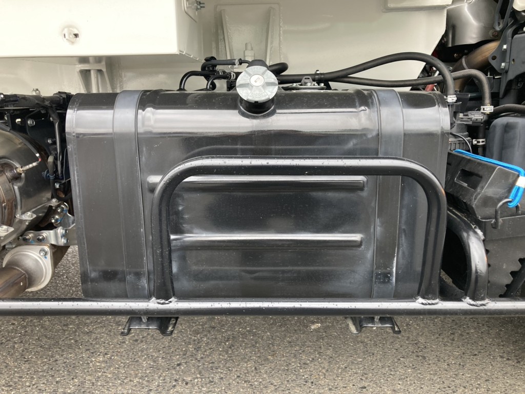 燃料タンクです。|日野 デュトロ 2KG-XZU605X(2WD)の写真33