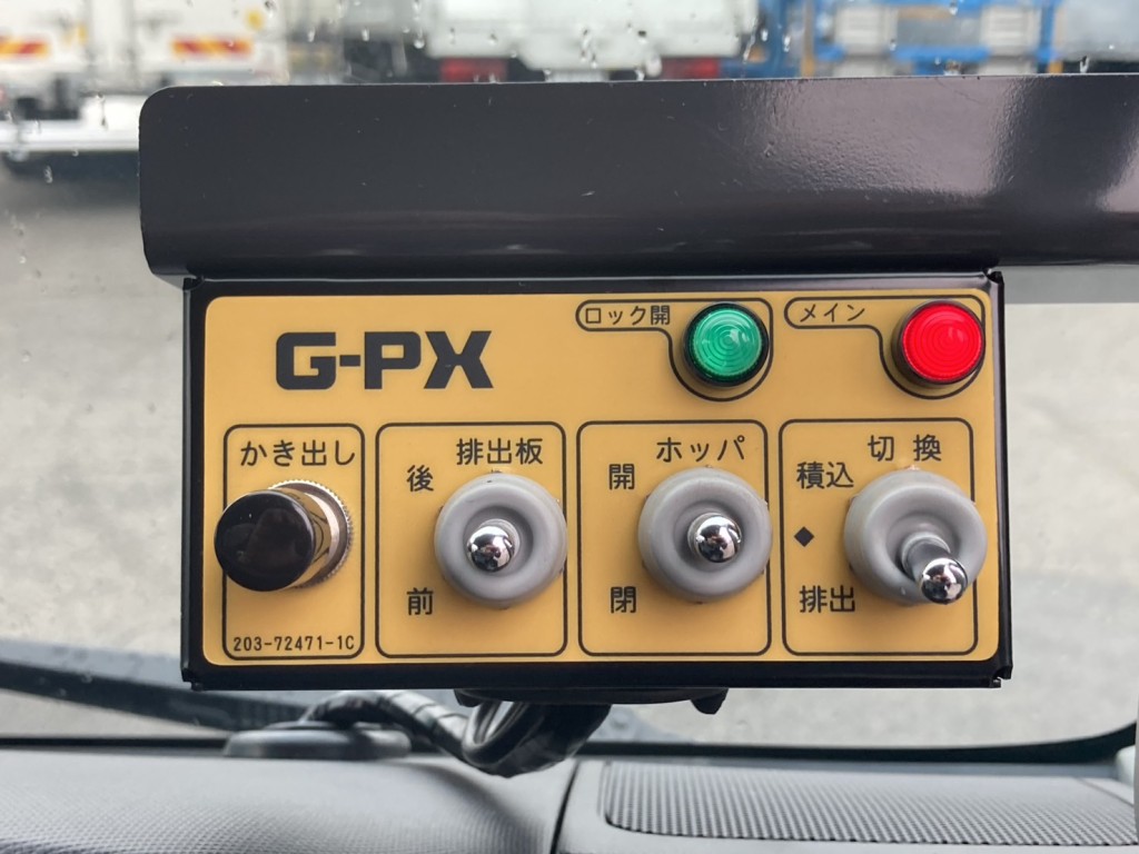 車内の操作スイッチです。|日野 デュトロ 2KG-XZU605X(2WD)の写真35