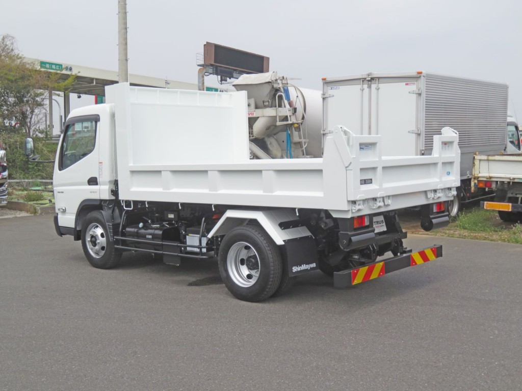 三菱 キャンター 2PG-FEBM0(2WD)の写真4