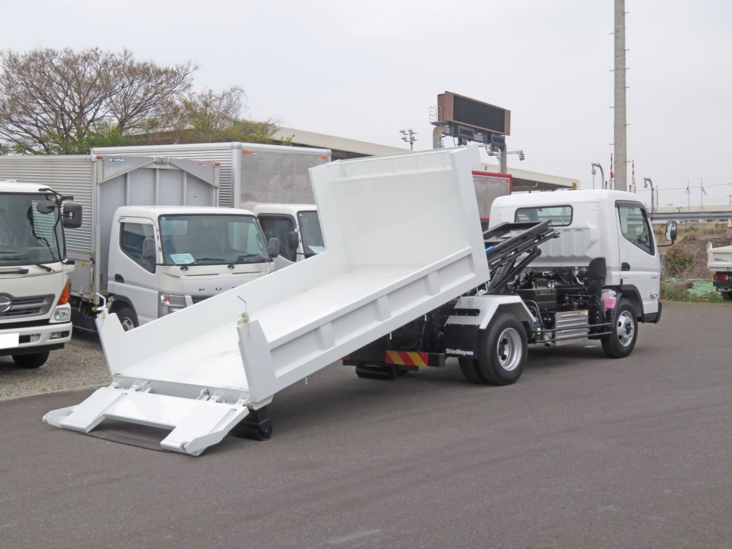 三菱 キャンター 2PG-FEBM0(2WD)の写真6
