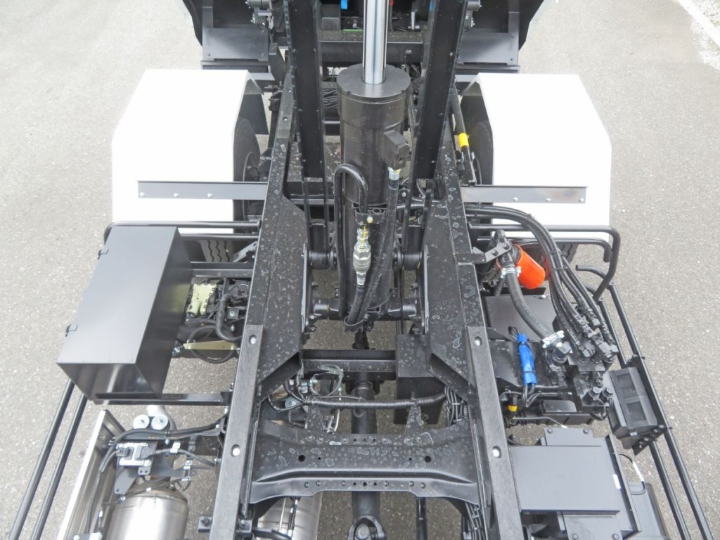 三菱 キャンター 2PG-FEBM0(2WD)の写真12
