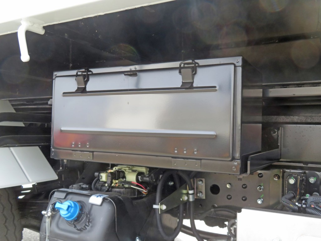 工具箱付きです。|三菱 キャンター 2PG-FEBM0(2WD)の写真24
