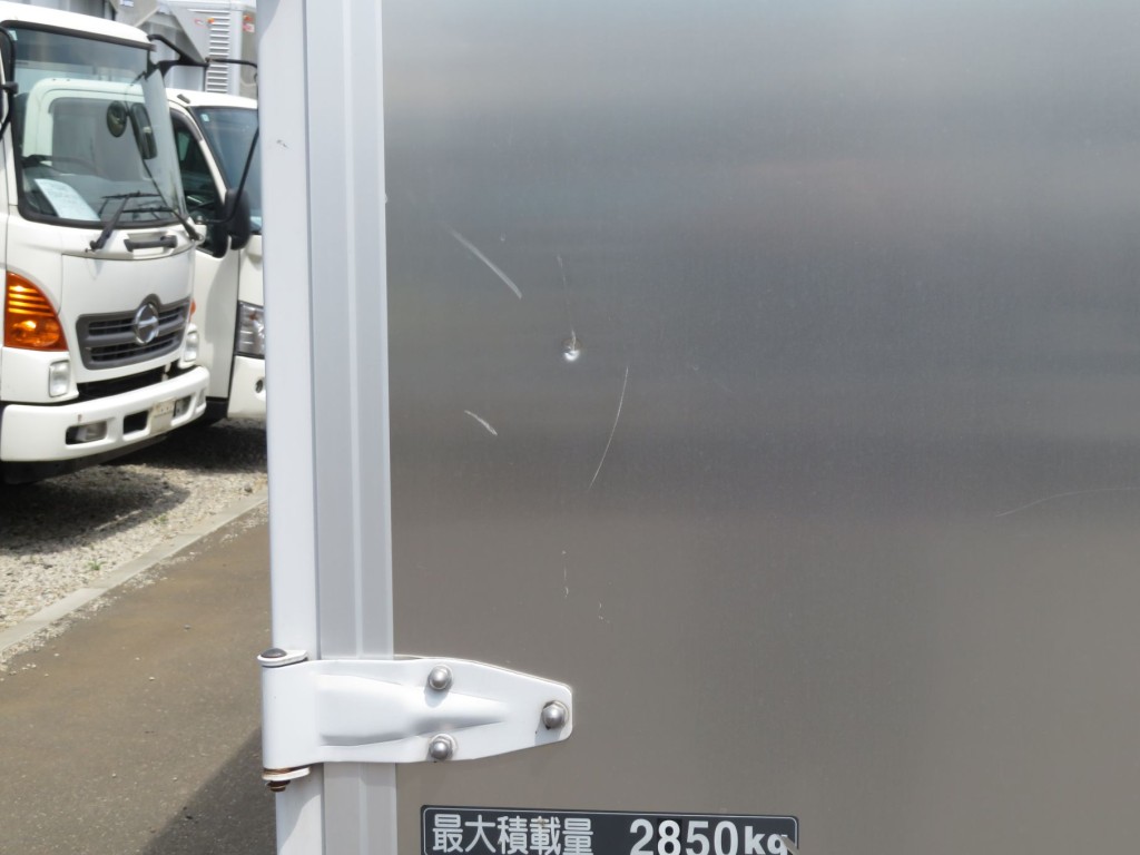 リア扉に細かいキズがあります。|日野 レンジャー 2KG-FD2ABG(2WD)の写真36