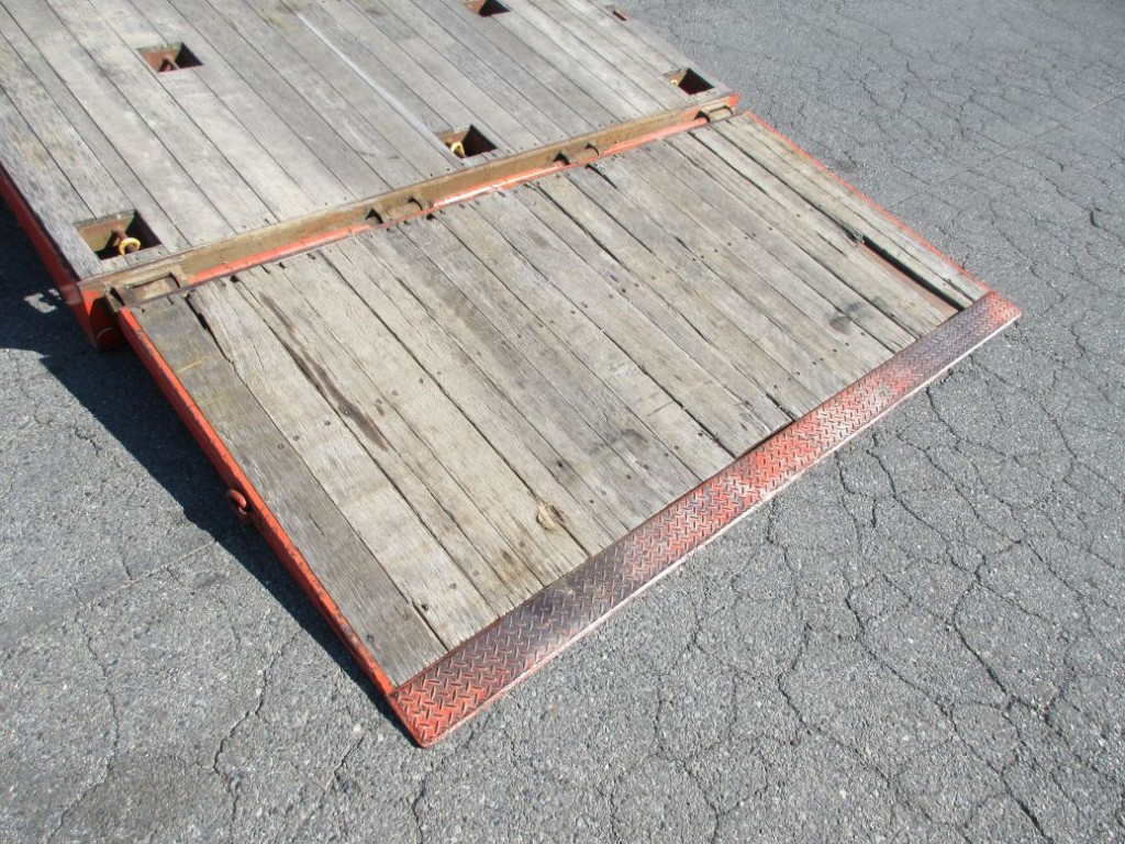 歩み板の状態です。|三菱 ファイター LDG-FQ62Fの写真14