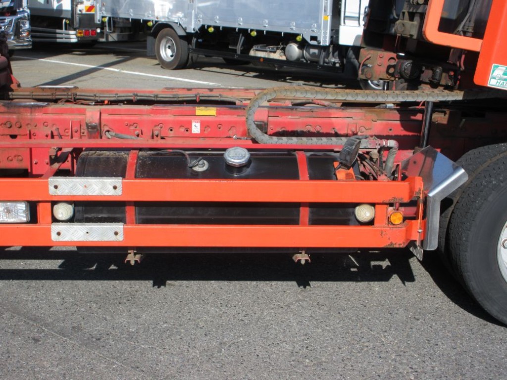 燃料タンクは２００Lです。|三菱 ファイター LDG-FQ62Fの写真25