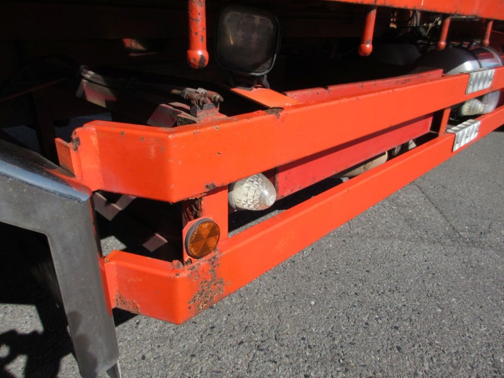 左右のサイドバンパーにキズ・サビがあります。|三菱 ファイター LDG-FQ62Fの写真41