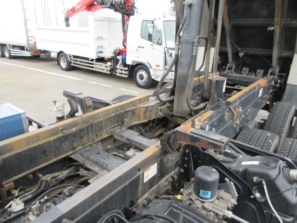 シャーシの状態です。|三菱 スーパーグレート 2PG-FV70HXの写真10