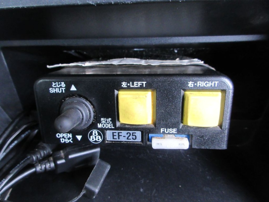 コボレーンの操作スイッチです。|三菱 スーパーグレート 2PG-FV70HXの写真17