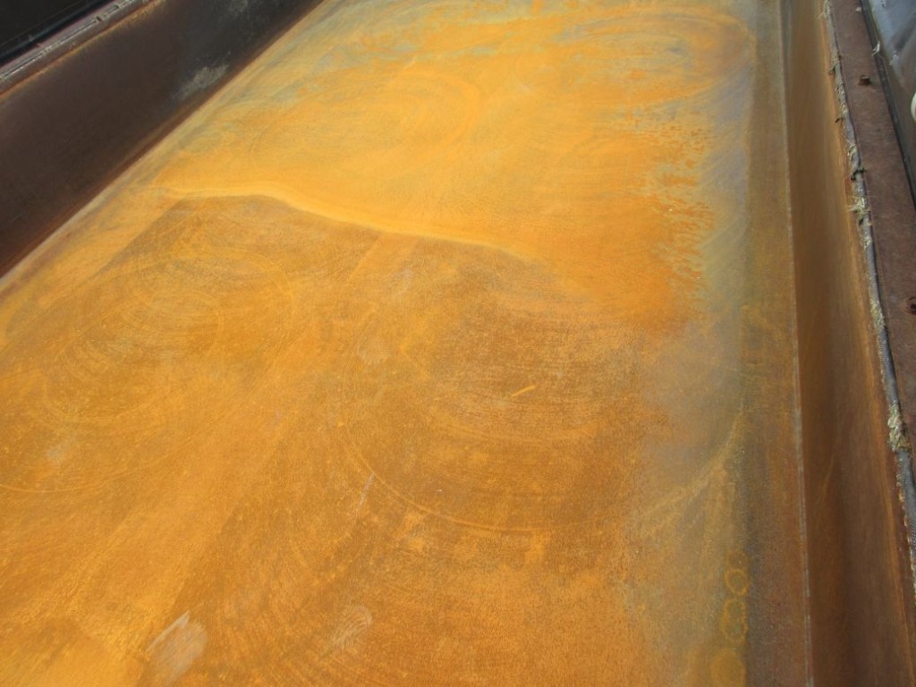 床鉄板にキズ・サビ・ヘコミがあります。|三菱 スーパーグレート 2PG-FV70HXの写真34