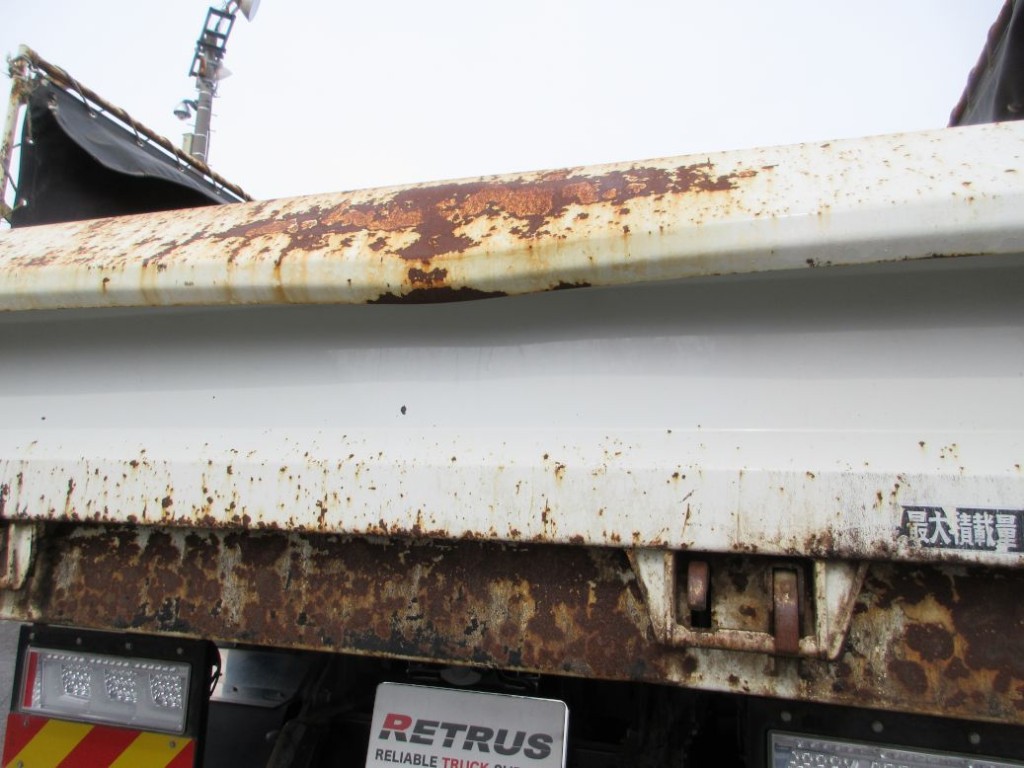 リヤ周りにキズ・サビがあります。|三菱 スーパーグレート 2PG-FV70HXの写真35