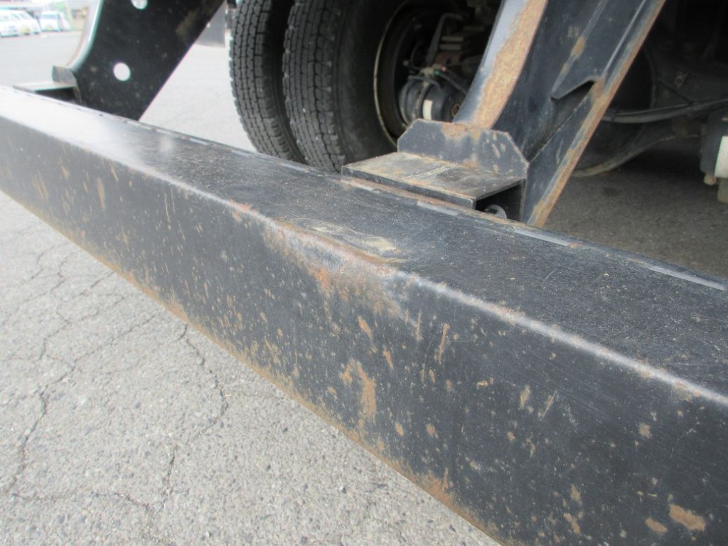 リヤバンパーにキズ・サビ・ヘコミがあります。|三菱 スーパーグレート 2PG-FV70HXの写真37