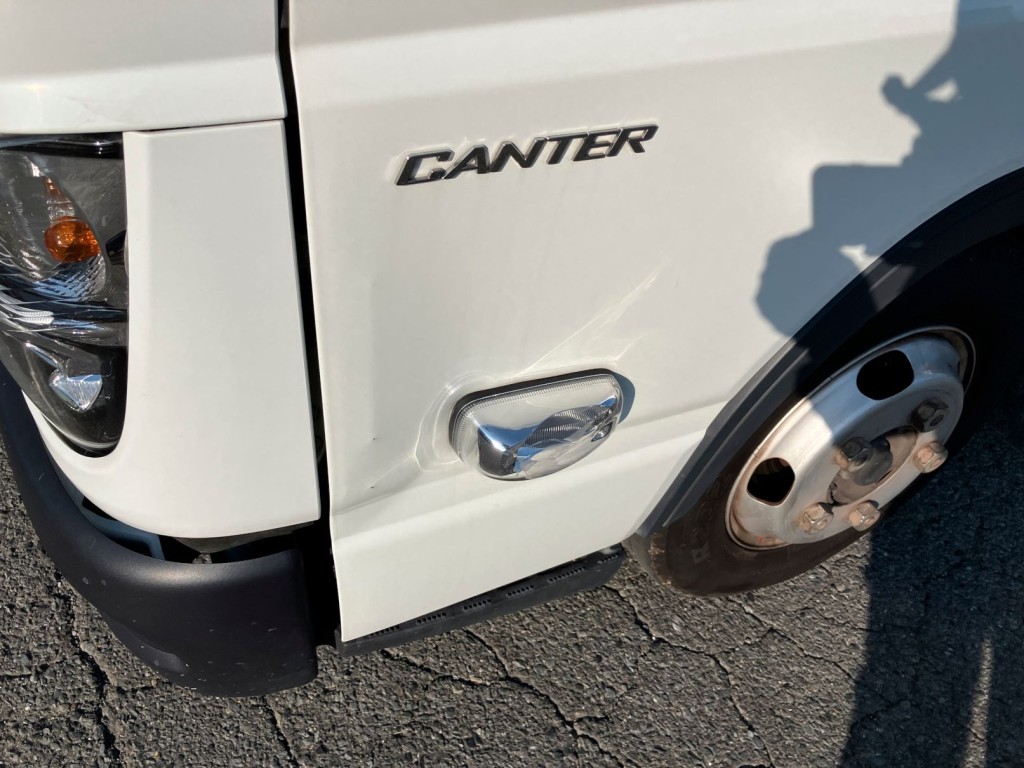 三菱 キャンター 2RG-FBA20(2WD)の写真15