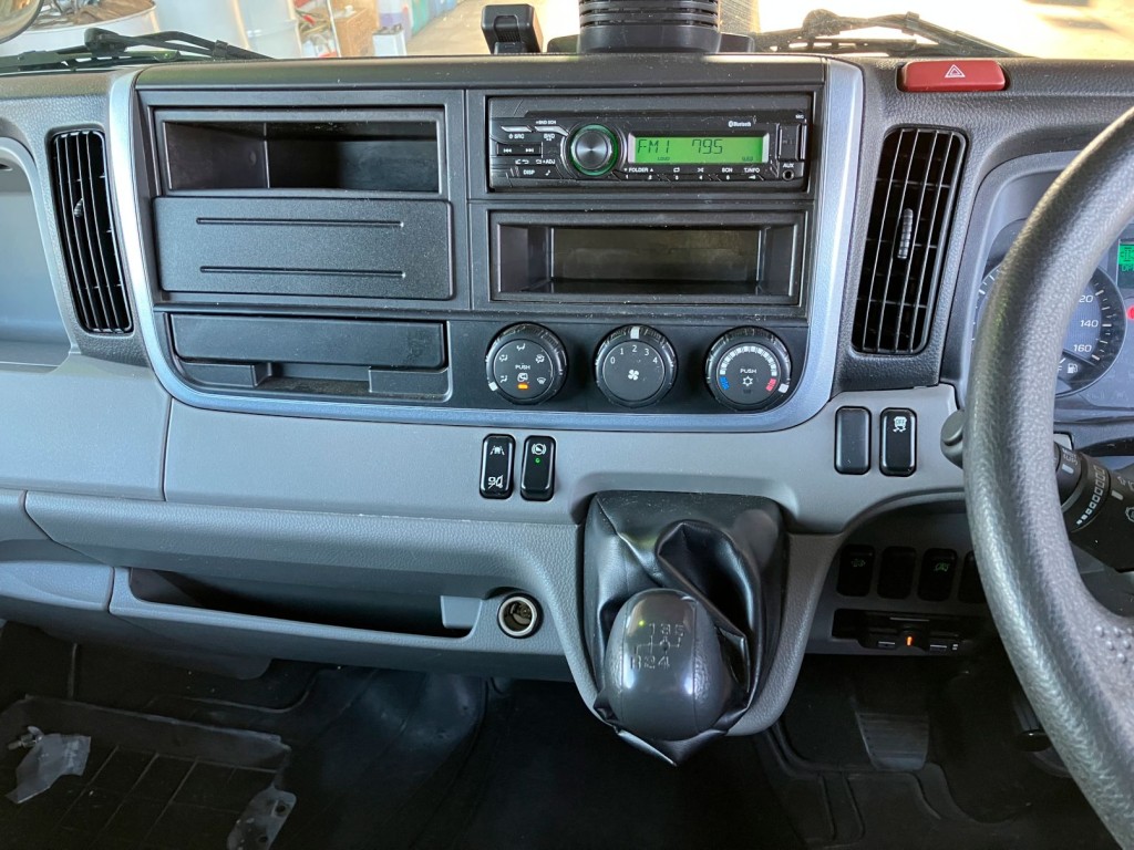 三菱 キャンター 2RG-FBA20(2WD)の写真17