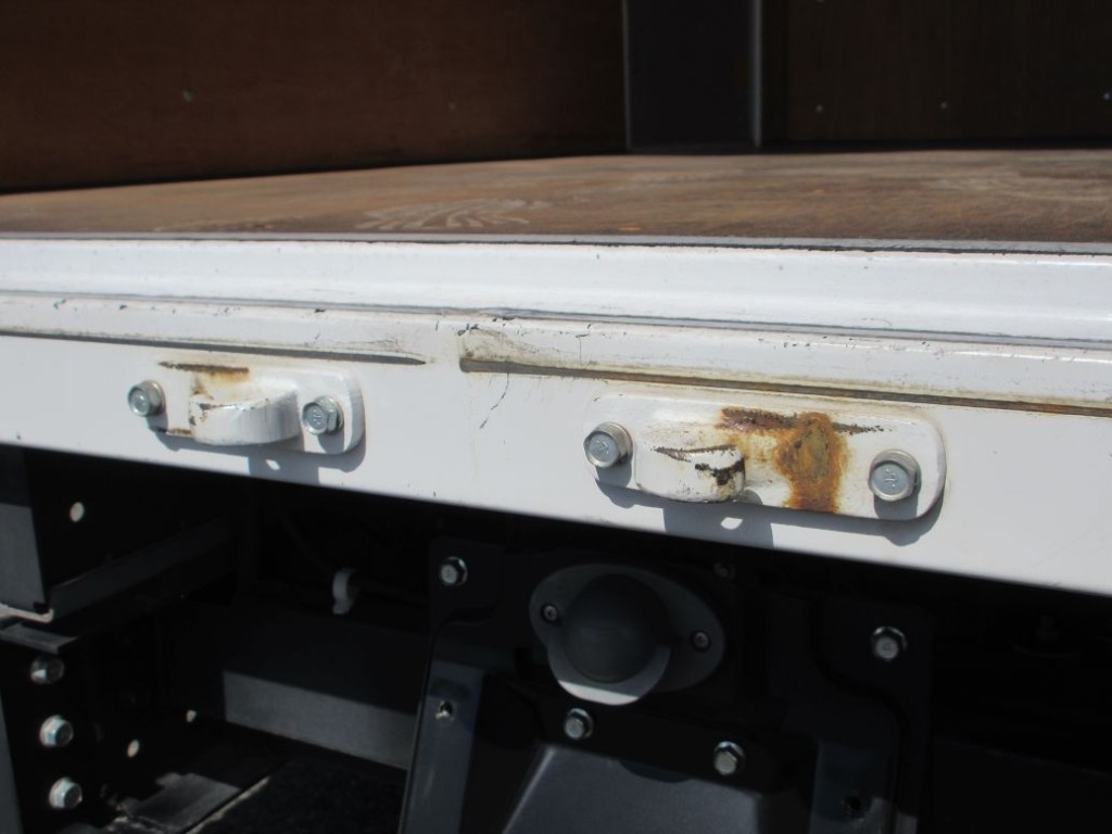 リヤ周りにサビがあります。|三菱 キャンター 2RG-FBA20(2WD)の写真28
