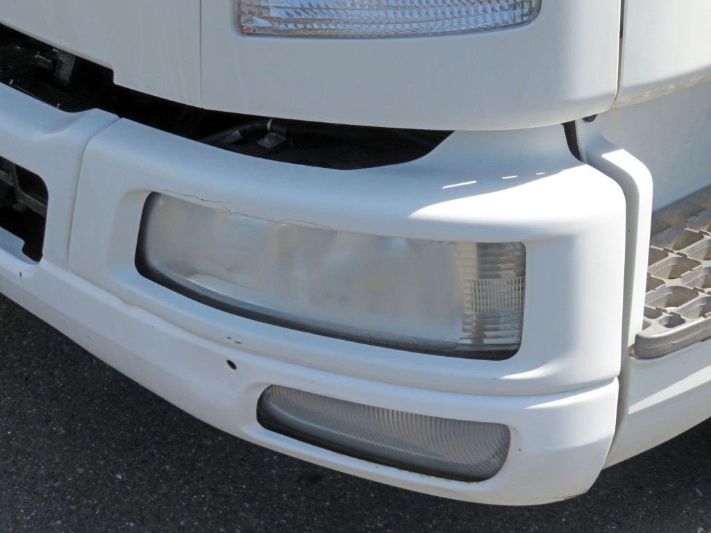 助手席側ヘッドライトのレンズに曇りがあります。(運転席側も同様です)|三菱 ファイター LKG-FK62FZの写真33