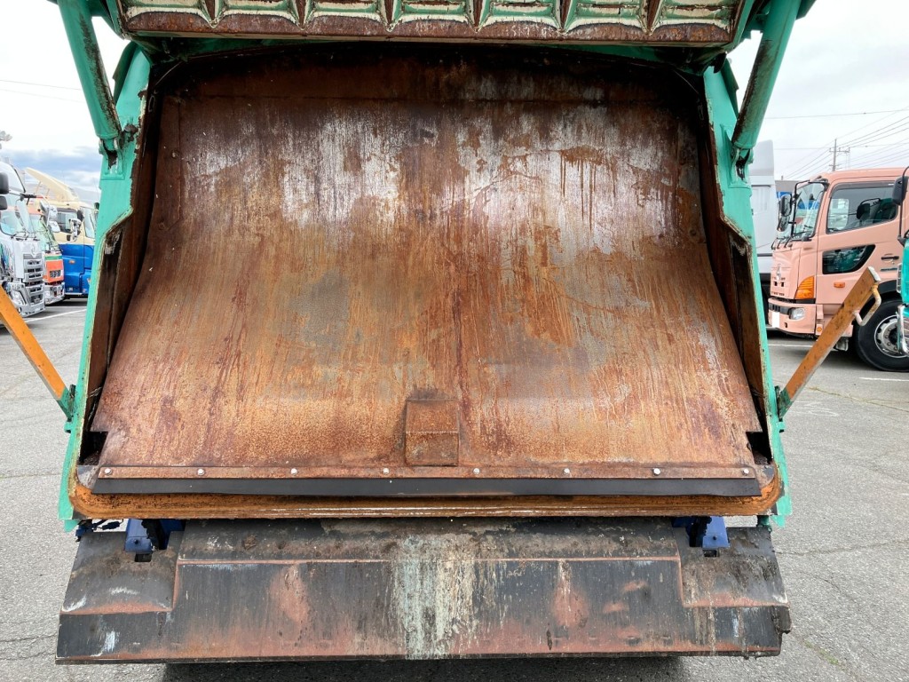 三菱 キャンター 2PG-FEB90(2WD)の写真8