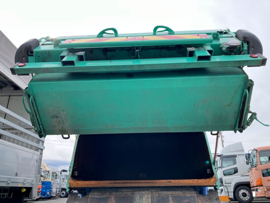 三菱 キャンター 2PG-FEB90(2WD)の写真11