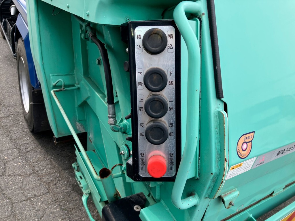 三菱 キャンター 2PG-FEB90(2WD)の写真15