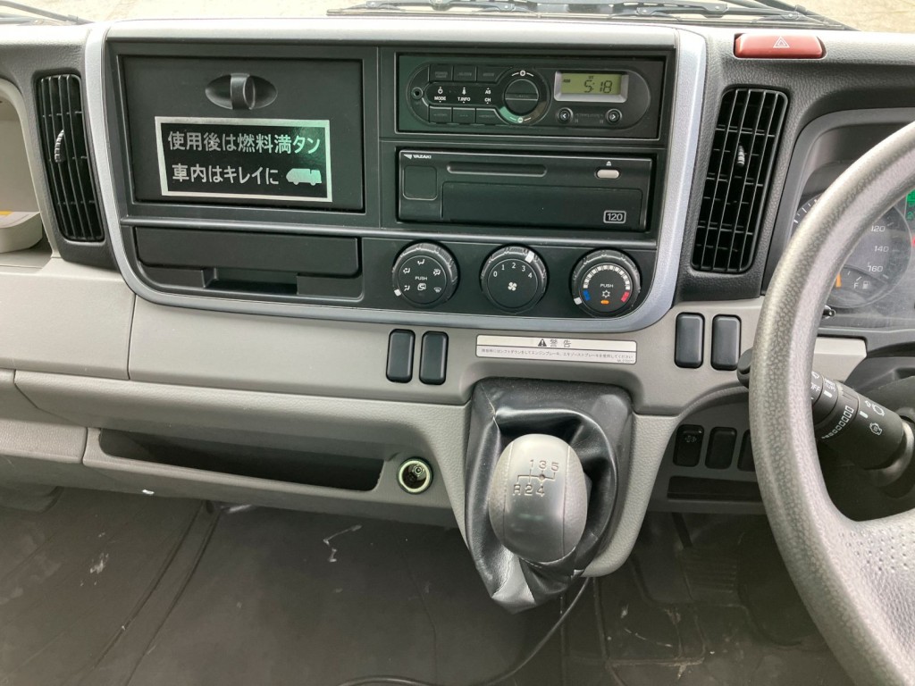 三菱 キャンター 2PG-FEB90(2WD)の写真16