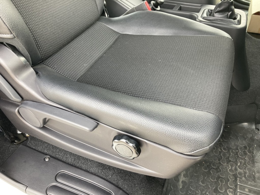 シート座面の状態です。|三菱 ファイター 2KG-FK62FZの写真12