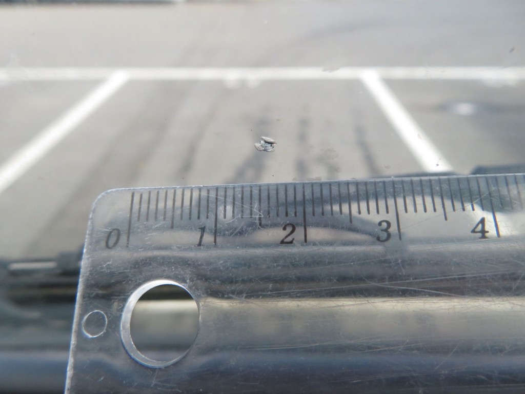 フロントガラス中央下部に小キズがあります。|三菱 キャンター 2PG-FEB90(2WD)の写真10