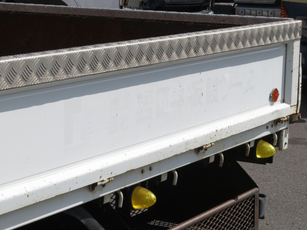 助手席側あおり後方に看板日焼け跡があります。|三菱 キャンター 2PG-FEB90(2WD)の写真16