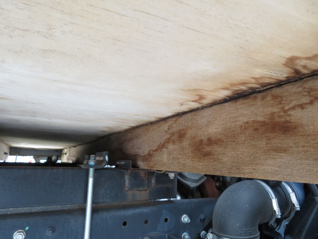 床板裏面の状態です。|三菱 キャンター 2PG-FEB90(2WD)の写真17