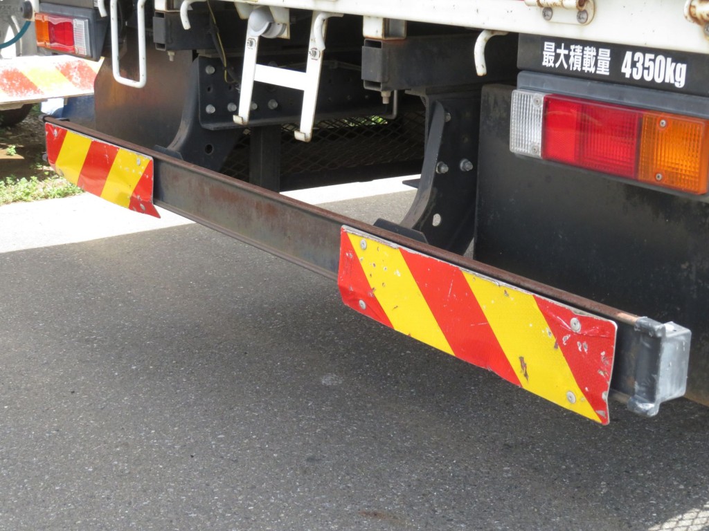 反射板にキズ・曲がりがあります。|三菱 キャンター 2PG-FEB90(2WD)の写真20