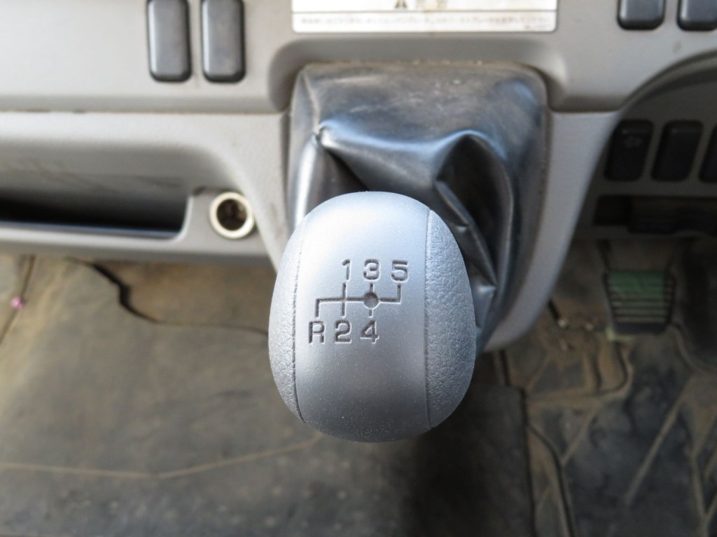 三菱 キャンター 2PG-FEB90(2WD)の写真22