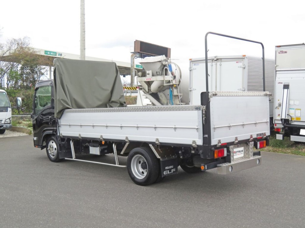 いすゞ エルフ 2RG-NLR88AC(2WD)の写真3